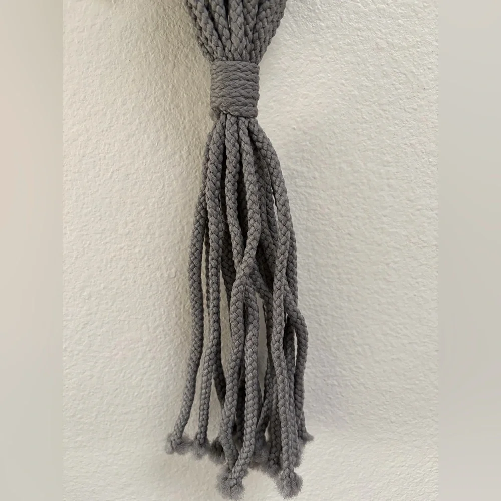 NWT Primitive Planters Gray Macrame Wall Plant Hanger With Wood Dowel, For Plant